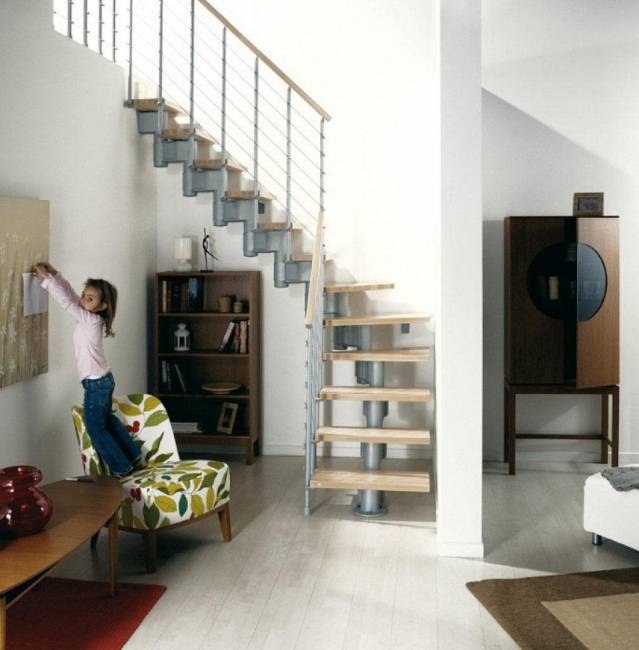 Модульная лестница Komoda 74 Г-образная Черный, Натуральный