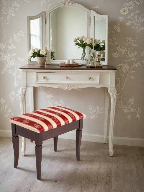 Банкетка Ретро М с ящиком средне-коричневый, ткань полоса бордо Банкетка Ретро М с ящиком средне-коричневый, ткань полоса бордо