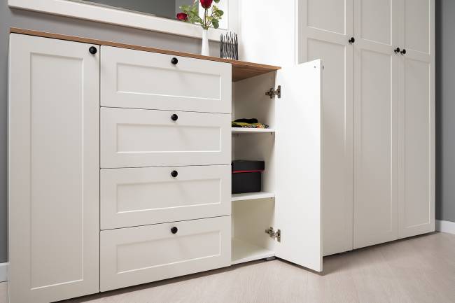 Комод Остин 16.221 цвет белый шагрень/дуб крафт золотой