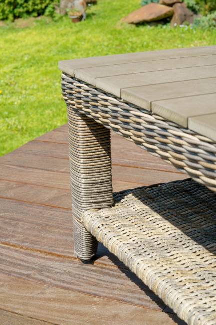 Кофейный столик из искусственного ротанга "Венеция", серый