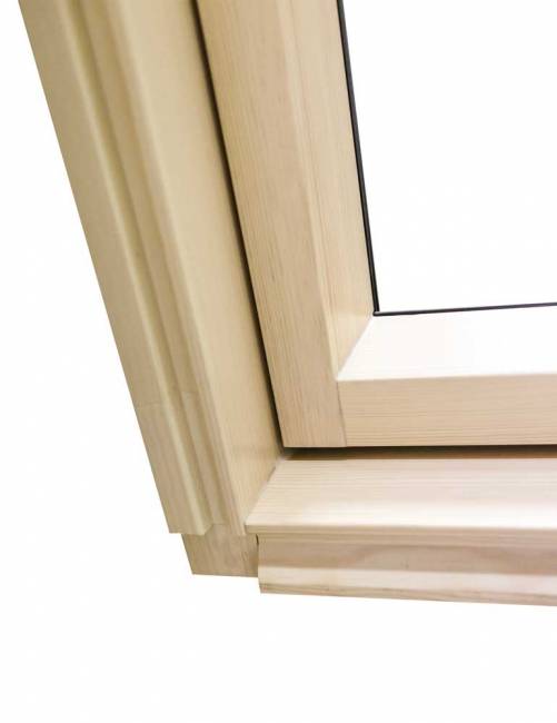 Деревянное мансардное окно FTS-V U4 со среднеповоротным открыванием